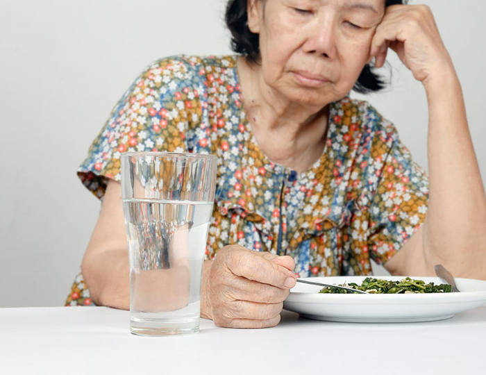 Người già chán ăn nên làm gì